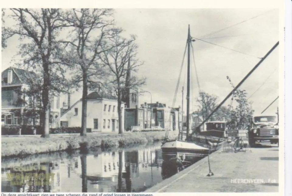 Historische ansichtkaart met schepen in Heerenveen; geen ervan is bevestigd als Maria