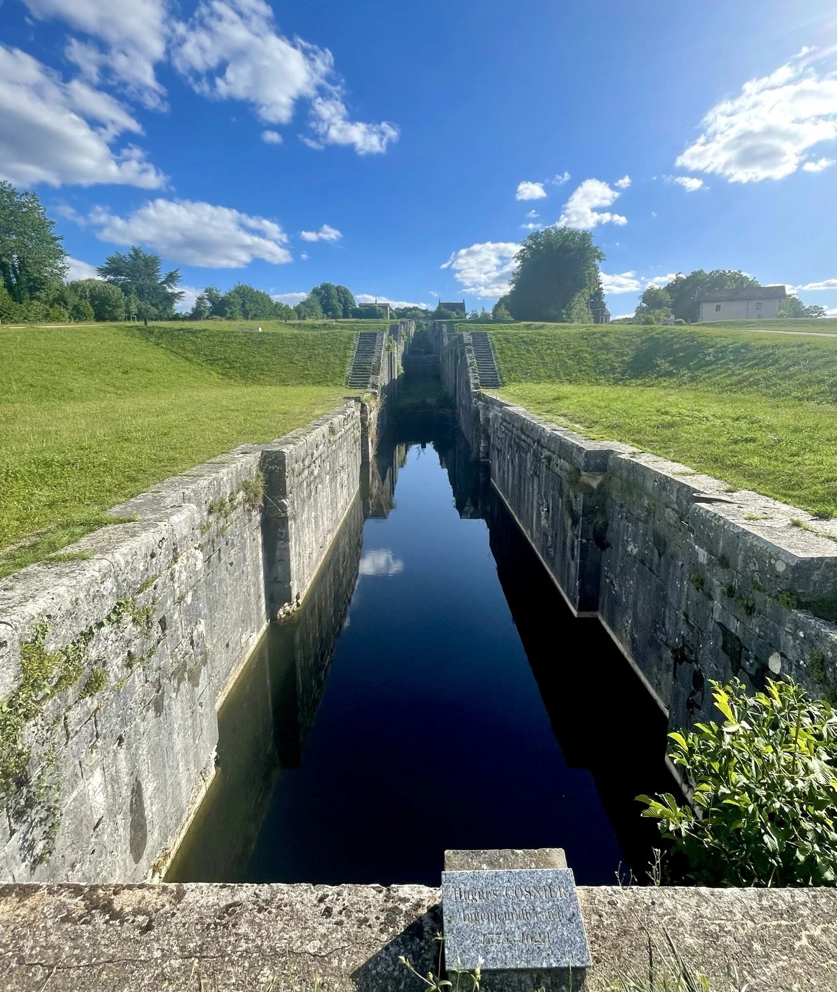 L’ancienne échelle de sept sas à Rogny-les-Sept-Écluses, en Bourgogne